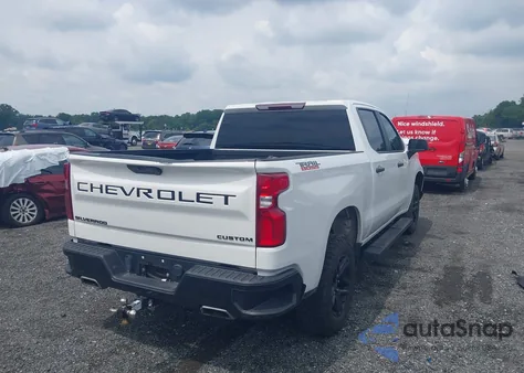 2021 Chevrolet Silverado 1500 4Wd Short Bed Custom Trail Boss z USA, uszkodzony, nr VIN 1GCPYCEF1MZ315493